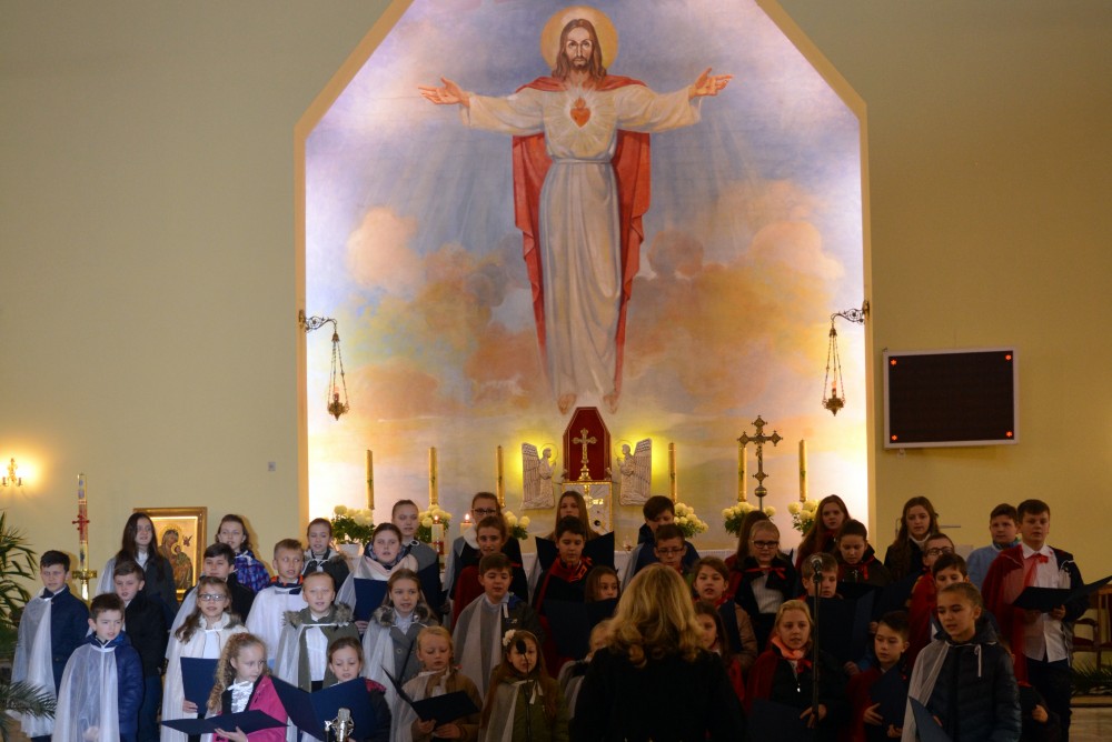 Koncert pieśni patriotycznych Chóru ze Szkoły Podstawowej w Rącznej