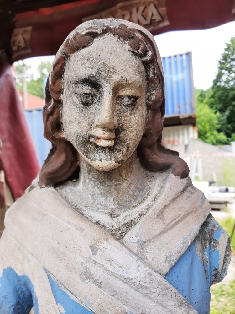 Renowacja kamiennej Kolumny z Figurą Niepokalanego Poczęcia w Kryspinowie zakończona